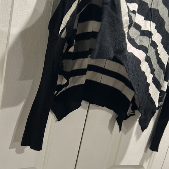 RD Style Striped Sweater, Size Medium - Picture 5 of 9